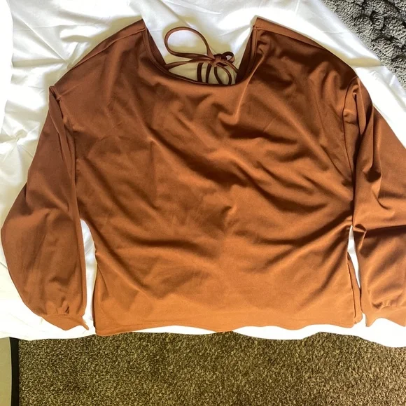 Tie back blouse - Picture 1 of 2